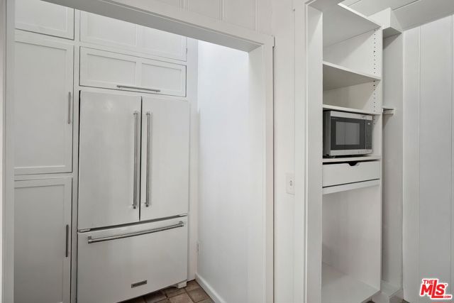 339 Adelaide Drive photo 12