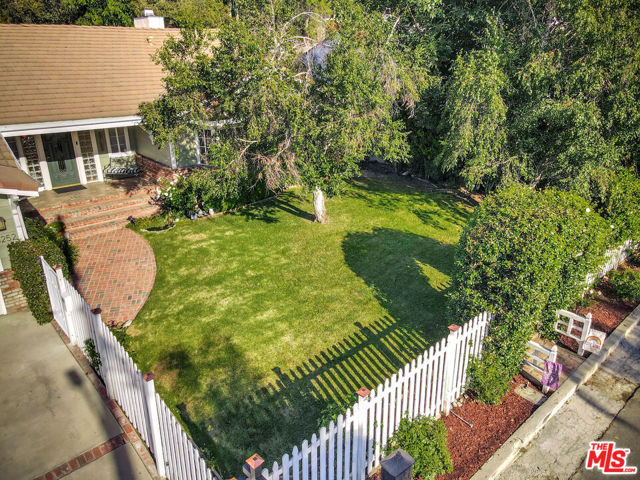 5252 Vanalden Avenue, Tarzana CA: https://media.crmls.org/mediaz/940e8046-538a-4092-9f0a-d4a72cb63bdf.jpg