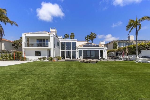 3325 Caminito Daniella, Del Mar CA: https://media.crmls.org/mediaz/940ea8d8-99fe-43e0-b465-0e730651e790.jpg