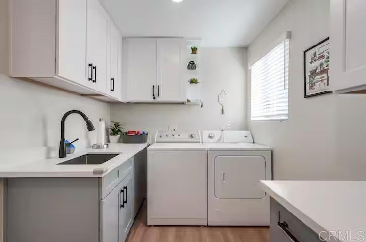 https://media.crmls.org/mediaz/940efdbe-7730-46ab-95d1-9a40da639ebc.jpg?preset=X-Large