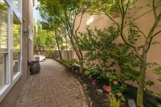 816 Corriente Point Drive,  CA: https://media.crmls.org/mediaz/940f136e-2d94-4816-8865-60116bb685de.jpg