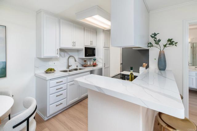 Detail Gallery Image 11 of 31 For 3991 Crown Point Dr #P13,  San Diego,  CA 92109 - 1 Beds | 1 Baths