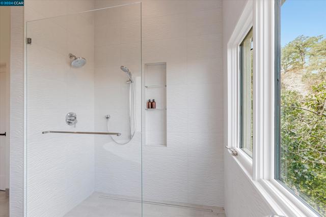 Image 36 of 56 For 200 Kirkcrest Ct