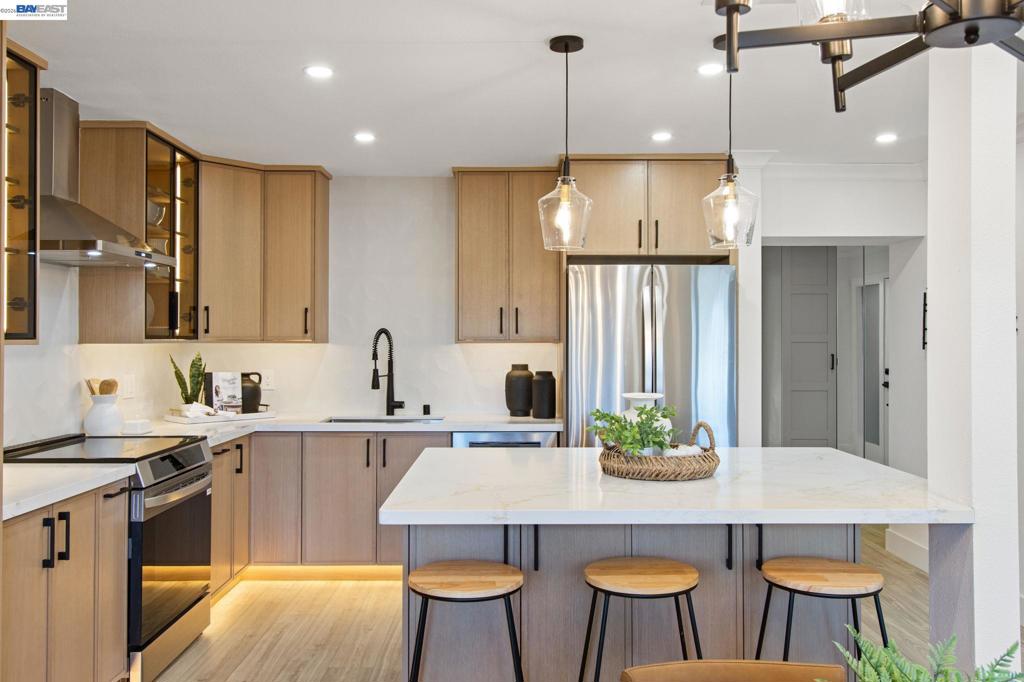 2772 Tice Creek Dr #4