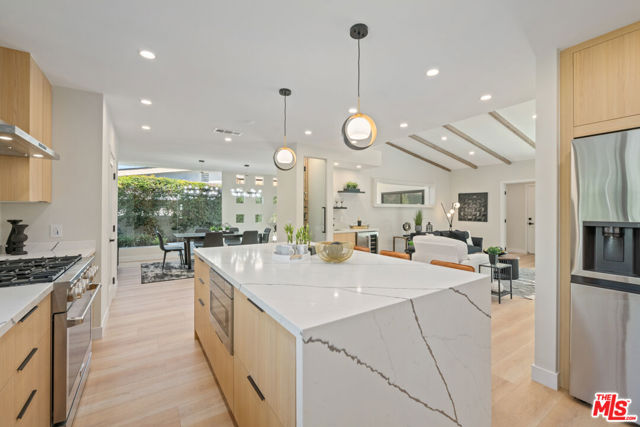 23442 Burbank Boulevard, Woodland Hills CA: https://media.crmls.org/mediaz/9410a205-96d9-497c-946c-6dc8a9e804fe.jpg