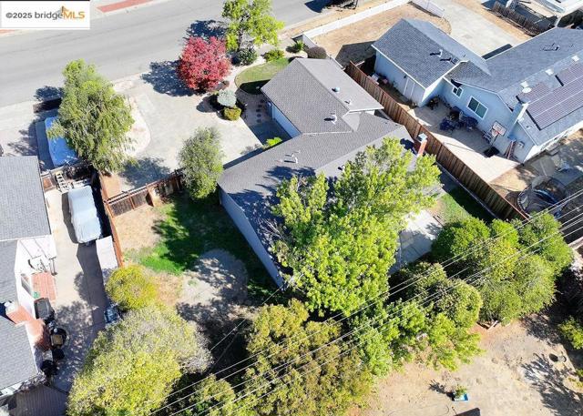 2449 Center Rd, Novato CA: https://media.crmls.org/mediaz/9410c9fb-ef9e-40ae-bd37-6c3594894a04.jpg