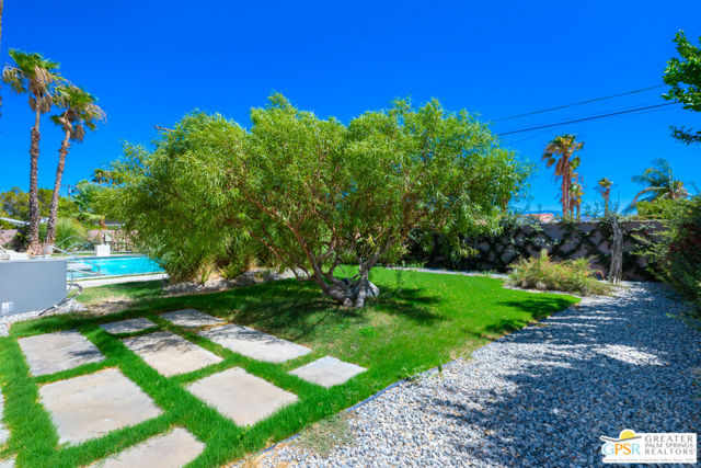 2405 Francis Drive, Palm Springs, California 92262, 3 Bedrooms Bedrooms, ,Single Family Residence,For Sale,Francis,24429179