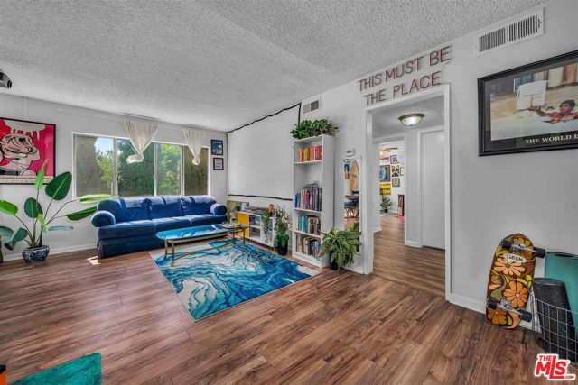 20246 Cohasset Street, 19 photo 6