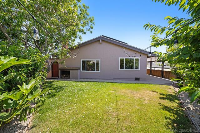 2660 Pheasant Dr, San Diego CA: https://media.crmls.org/mediaz/94125d37-5543-4aed-b820-295a72d097e6.jpg
