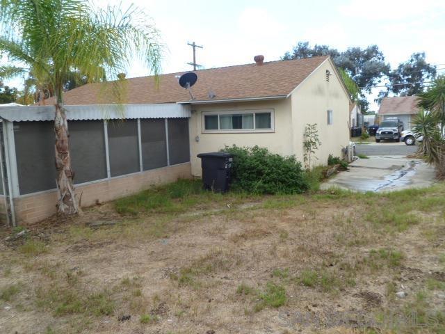553 Sears Ave, San Diego CA: https://media.crmls.org/mediaz/941271ff-3cde-42b8-b006-17cb2e9db9f2.jpg