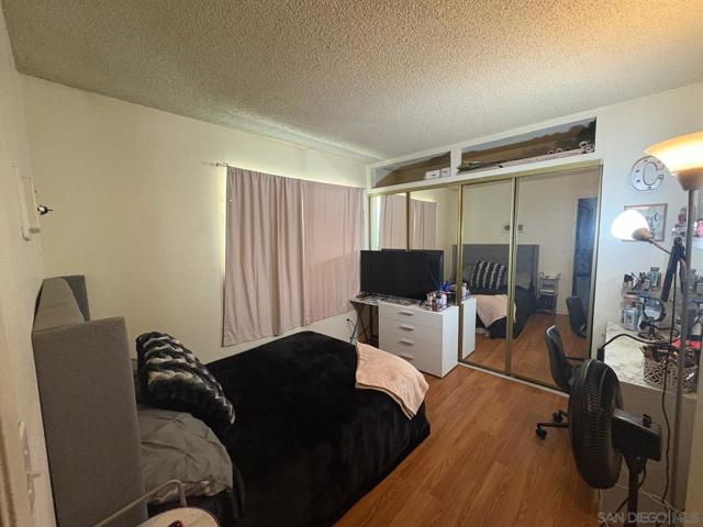4666 HOME, San Diego CA: https://media.crmls.org/mediaz/94129736-0e51-463f-8a62-f3c1b40a4144.jpg