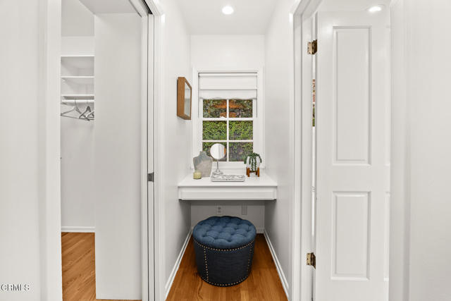 4929 Oakwood Avenue, La Canada Flintridge CA: https://media.crmls.org/mediaz/9412abba-43a8-4b97-88a0-742bef90955d.jpg