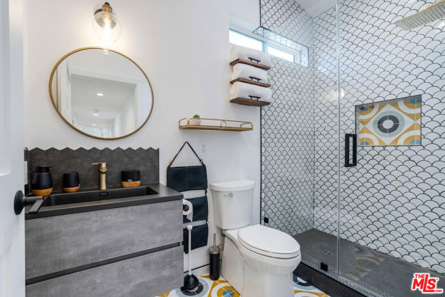 5835 Mcdonie Avenue, Woodland Hills CA: https://media.crmls.org/mediaz/94146ba1-32e2-4ba2-a39e-5f9003b41eda.jpg