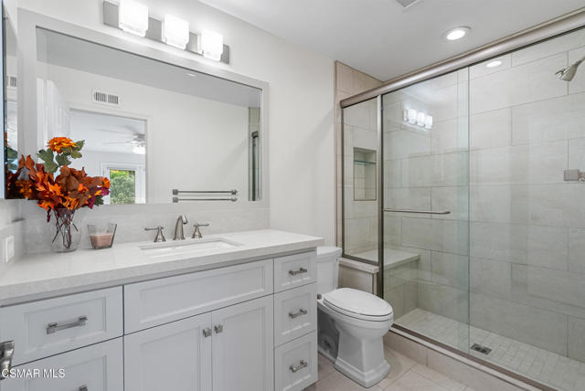 48 Golden Glen Drive, Simi Valley CA: https://media.crmls.org/mediaz/941496f1-7864-43ac-aec6-be615b3ae380.jpg