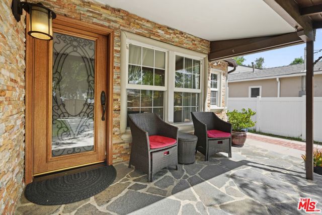 5324 Irvine Avenue, Valley Village CA: https://media.crmls.org/mediaz/9414b59c-c88d-47d9-83c2-a980d8cce873.jpg
