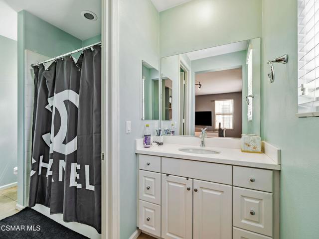 27636 Camellia Drive, Saugus CA: https://media.crmls.org/mediaz/941568ca-710b-4a32-a7ab-9330c5feb095.jpg