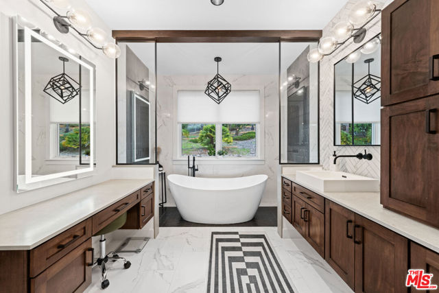 5105 Via El Cerro, Newbury Park CA: https://media.crmls.org/mediaz/9415f371-bbbd-425b-b446-5cc0a9603698.jpg