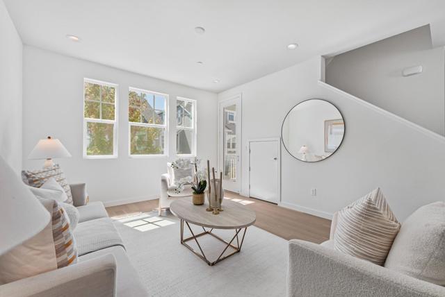 119 Orbit Way, Mountain View CA: https://media.crmls.org/mediaz/9416ce1b-960f-4dd2-9170-1b54fc63866d.jpg