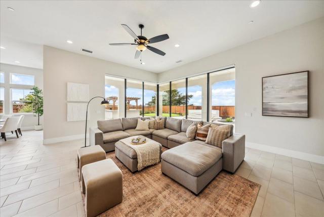 2999 Bluffs Drive, Marina CA: https://media.crmls.org/mediaz/941701e8-5627-49a7-8892-e2a11523a212.jpg