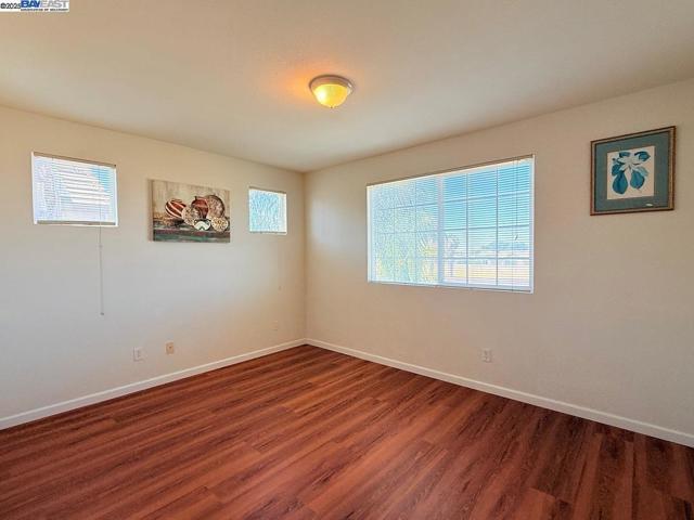 1322 Emerson Dr, Pittsburg CA: https://media.crmls.org/mediaz/941733d0-ee77-4a92-a9e6-d699685146a4.jpg