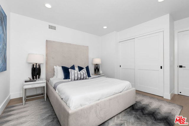 23458 W Moon Shadows Drive, Malibu CA: https://media.crmls.org/mediaz/94175409-80b2-4c2d-86a5-a780bed3ac6e.jpg