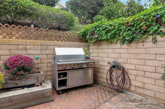 Detail Gallery Image 23 of 42 For 6866 Seaspray Ln, Carlsbad,  CA 92011 - 3 Beds | 2/1 Baths