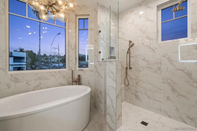 464 466 Westbourne, San Diego CA: https://media.crmls.org/mediaz/94185461-6b17-4e5c-8c6a-1cb2903bd2c0.jpg