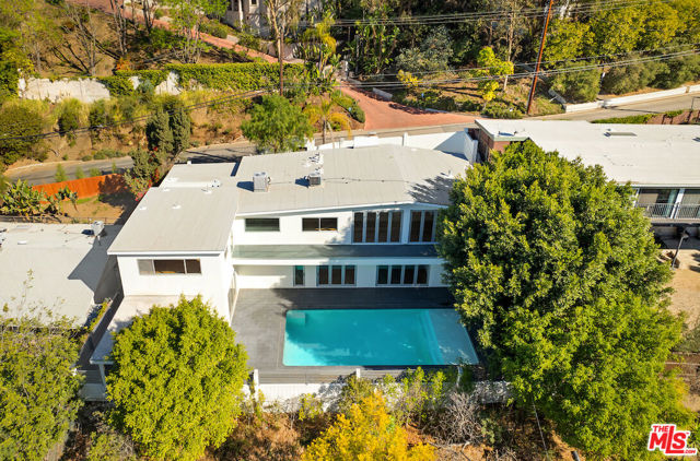 7470 Woodrow Wilson Drive, Los Angeles CA: https://media.crmls.org/mediaz/9418f637-29c2-4170-aa42-97abe72f835d.jpg
