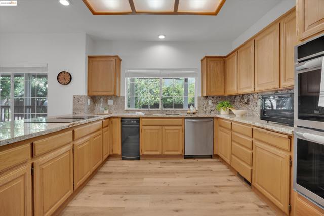 805 Devonshire Loop, Brentwood CA: https://media.crmls.org/mediaz/941935b3-cf19-4cbb-be41-ff5e38912a22.jpg