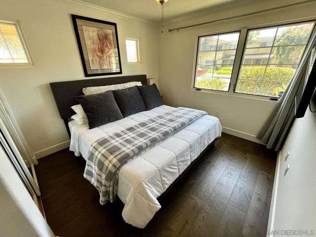 5103 W Wooley Rd, Oxnard CA: https://media.crmls.org/mediaz/94196f8a-2822-4f2c-8b1f-3930c3e0c594.jpg