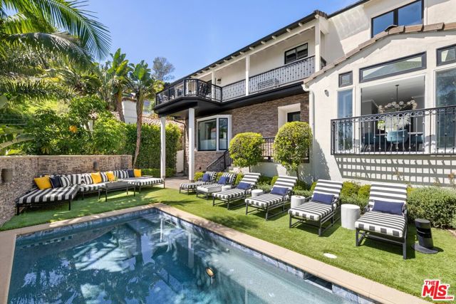 1472 N Kings Road, West Hollywood CA: https://media.crmls.org/mediaz/94198de4-4bff-4b33-97a9-bc5c28761ac5.jpg