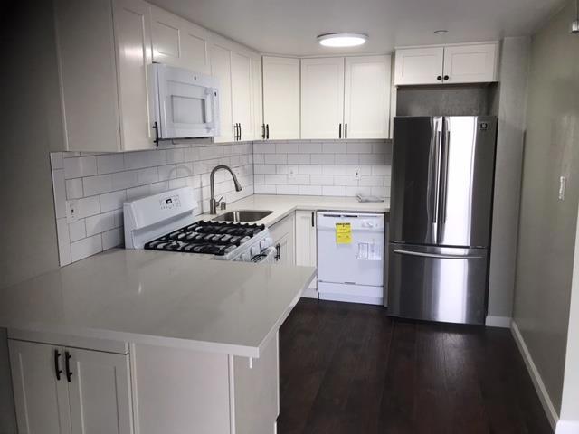 28 Houston Street, San Francisco CA: https://media.crmls.org/mediaz/9419c060-21b1-43a7-9853-b6b330c23e83.jpg