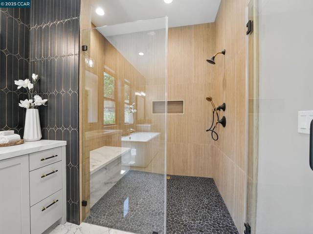 180 Castle Hill Ranch, Walnut Creek CA: https://media.crmls.org/mediaz/9419cd98-acec-4ed6-86c7-22469956b069.jpg