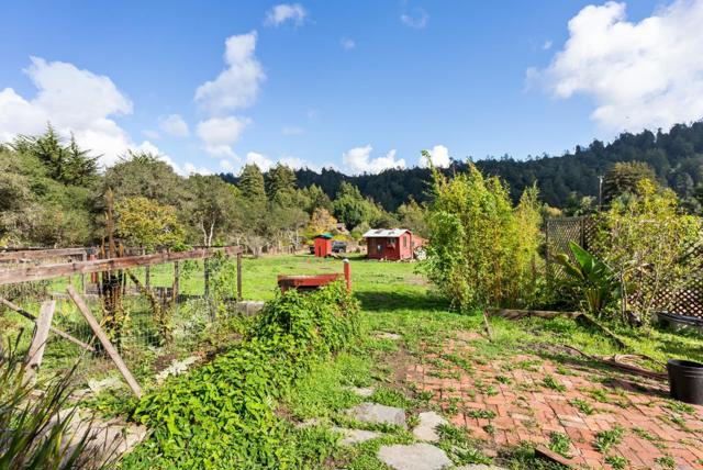 2301 Soquel San Jose Road, Soquel CA: https://media.crmls.org/mediaz/9419fd38-fa8c-49ff-8430-e513f3b3034a.jpg