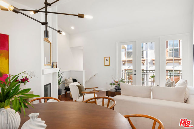 7101 Playa Vista Drive, Playa Vista CA: https://media.crmls.org/mediaz/941a7ac4-06d6-470b-9cc6-99e80ed77960.jpg