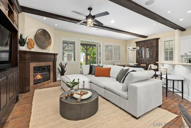 755 F Ave, Coronado CA: https://media.crmls.org/mediaz/941a8727-15b1-458c-b1f3-bbbcdee4e7b9.jpg