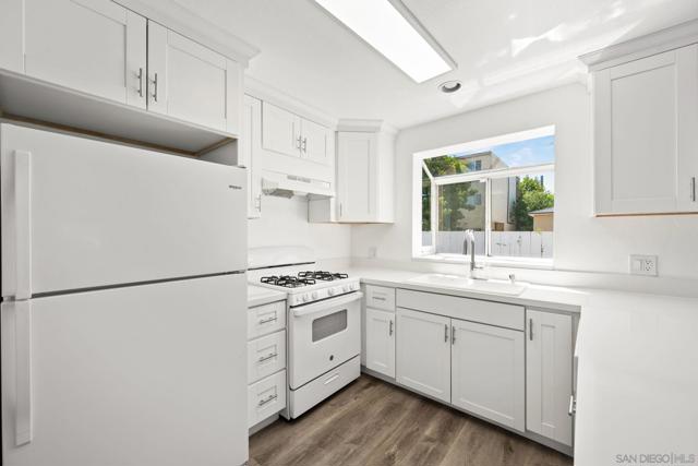 368 G st, Chula Vista CA: https://media.crmls.org/mediaz/941acbca-357e-42bc-9091-9aab788153f7.jpg