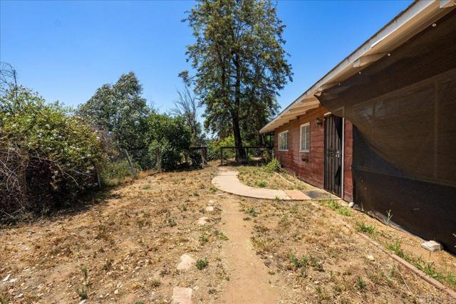 11123 Moreno Avenue, Lakeside CA: https://media.crmls.org/mediaz/941b0469-2125-4894-a3d8-c05866525a56.jpg