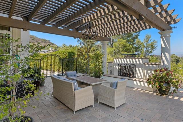 2520 Filmott, Escondido CA: https://media.crmls.org/mediaz/941b7a67-cefa-42f1-97d1-2582255af5c0.jpg