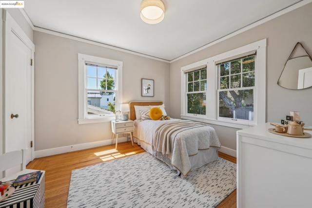 749 Mckinley Ave, Oakland CA: https://media.crmls.org/mediaz/941c03bb-f2f2-45bb-a380-7341e7107015.jpg
