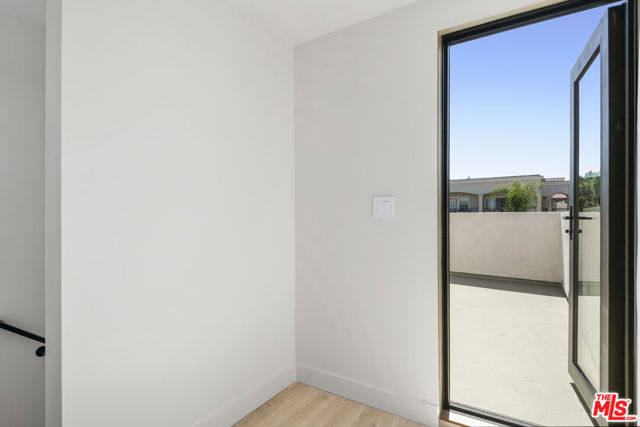 426 Arnaz Drive, Los Angeles CA: https://media.crmls.org/mediaz/941c1bc2-840f-47d7-9cf4-9b47c9557fdb.jpg