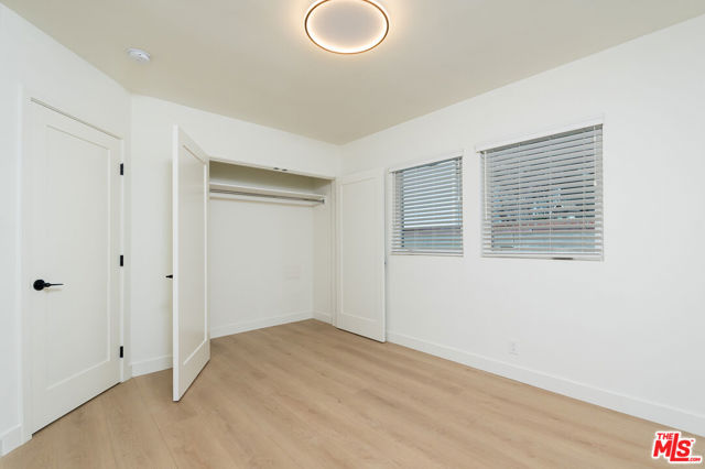 3149 N Naomi Street, Burbank CA: https://media.crmls.org/mediaz/941d1b5c-5d5c-4f7c-a8f0-28bd58dd6d1b.jpg