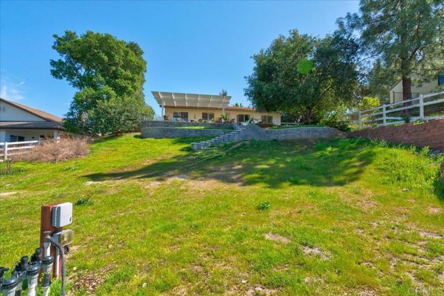 15720 Zeigler Court, Ramona CA: https://media.crmls.org/mediaz/941d3e14-222b-42f4-a95a-65d4d62c2307.jpg