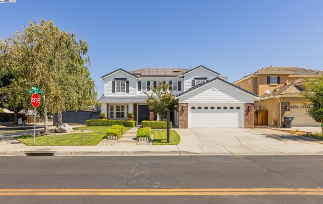 261 Kelley Mist Ct, Tracy CA: https://media.crmls.org/mediaz/941dc39d-8334-4160-b5d8-bfda3495483f.jpg