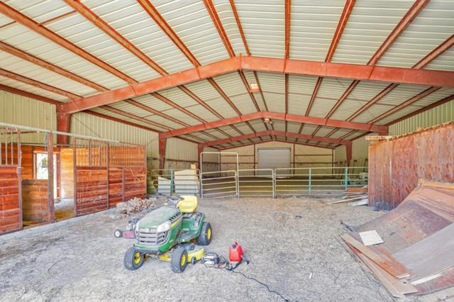 29711 Airline Highway, Paicines CA: https://media.crmls.org/mediaz/941df4f2-c48e-4116-ab8d-651aee2d21c4.jpg
