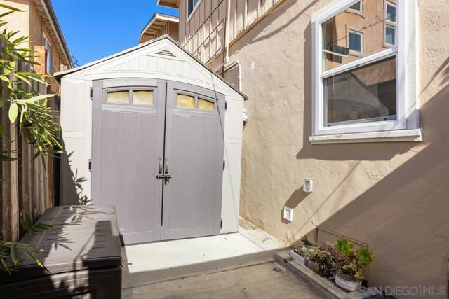 1818 Diamond St, San Diego CA: https://media.crmls.org/mediaz/941e36e6-cf15-4101-a81d-723b831a8f76.jpg
