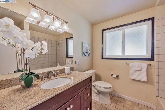 32072 Chicoine Ave, Hayward CA: https://media.crmls.org/mediaz/941f044d-c94d-419e-abce-a30126800384.jpg