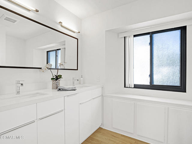 1206 S Westlake Boulevard, Westlake Village CA: https://media.crmls.org/mediaz/9420be7c-48fe-4aac-aa39-e3f43d72c4f4.jpg