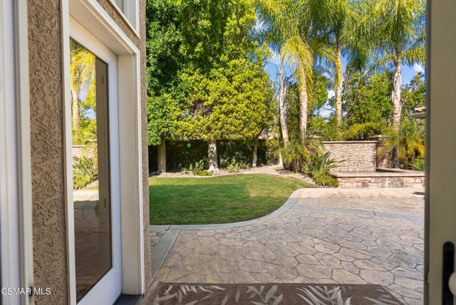 48 Golden Glen Drive, Simi Valley CA: https://media.crmls.org/mediaz/9421357a-93e1-452b-877b-6c2226f38db9.jpg