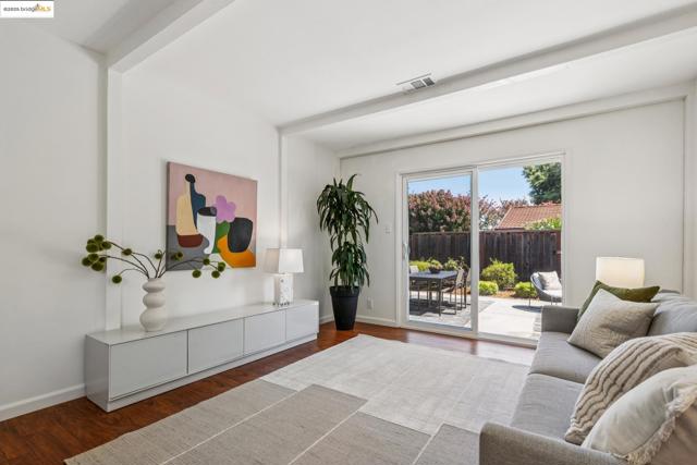 934 Bancroft Rd, Concord CA: https://media.crmls.org/mediaz/942143e7-5c0d-4b24-b39e-fd72f8bc9522.jpg